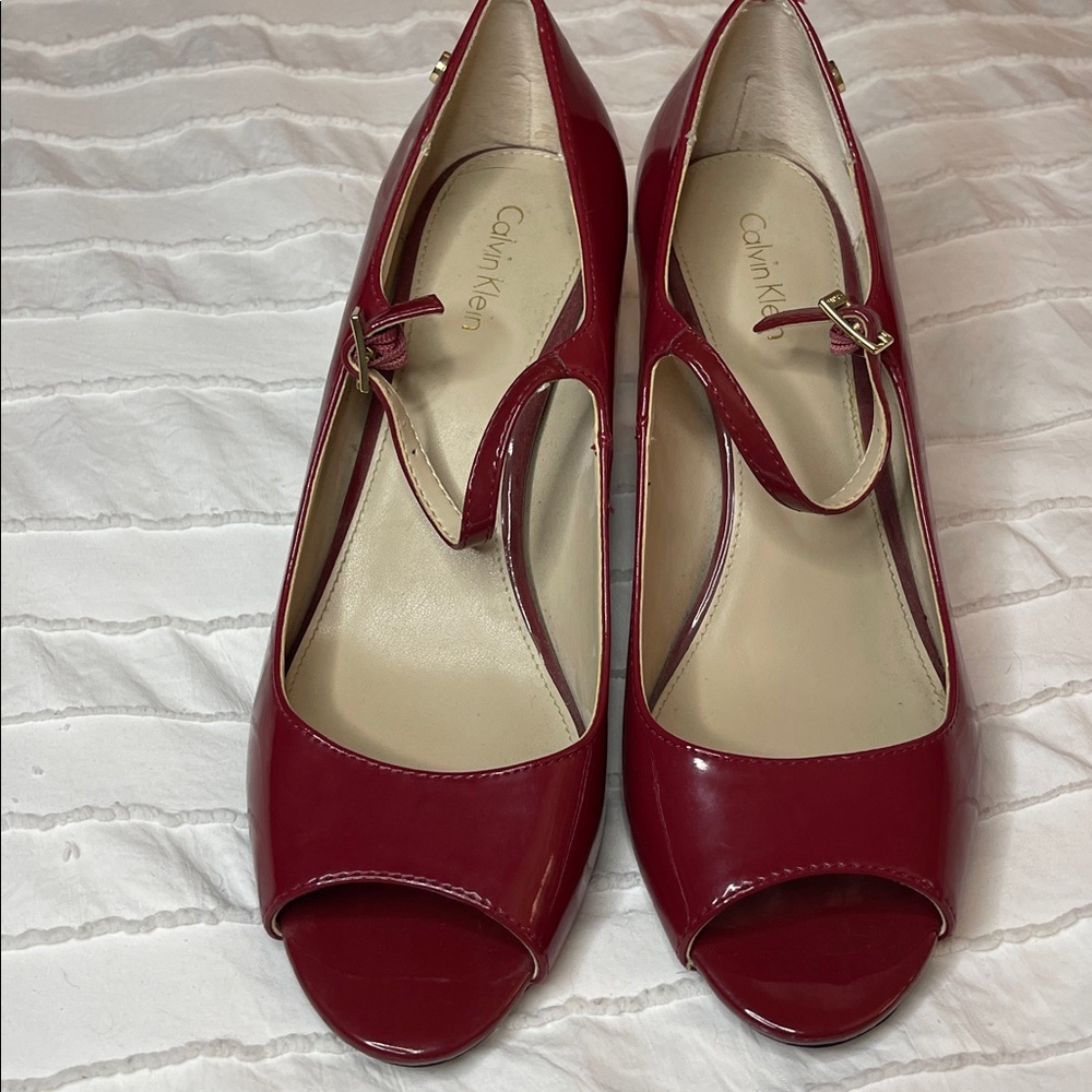 Patent Leather Calvin Klein Burgundy/dark red Peep Toe Heel in good condition